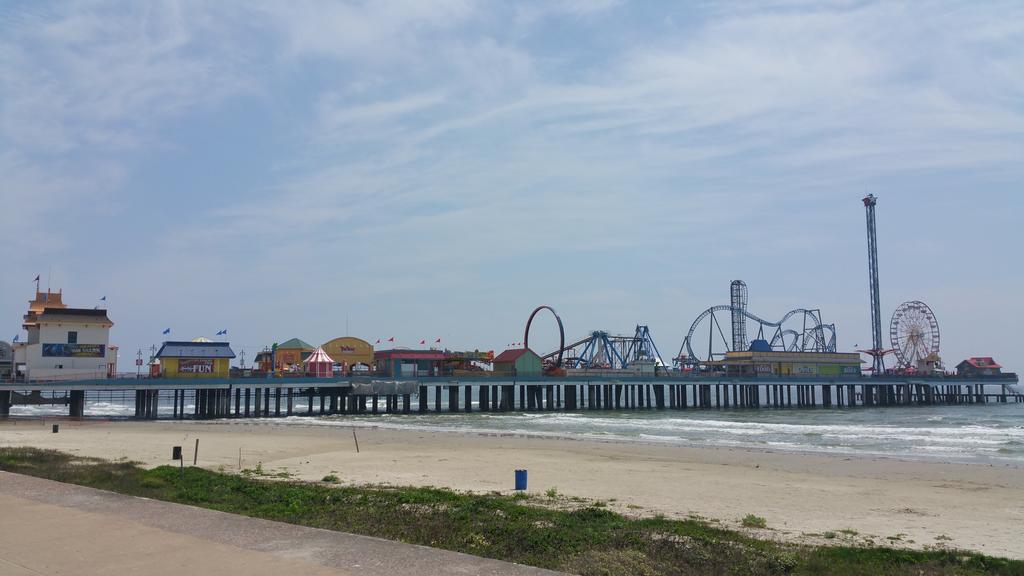 Private Beach -- Away From The Crowds - Ocean Views -Short Drive To Moody Gardens, Schlitter Bahn, Pleasure Pier Galveston Eksteriør bilde